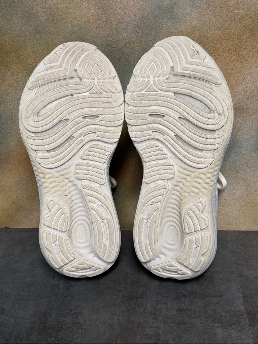 Brooks Glycerin 22 Women's White Running Shoes 1204341B151 Size 8.5B - Picture 16 of 16